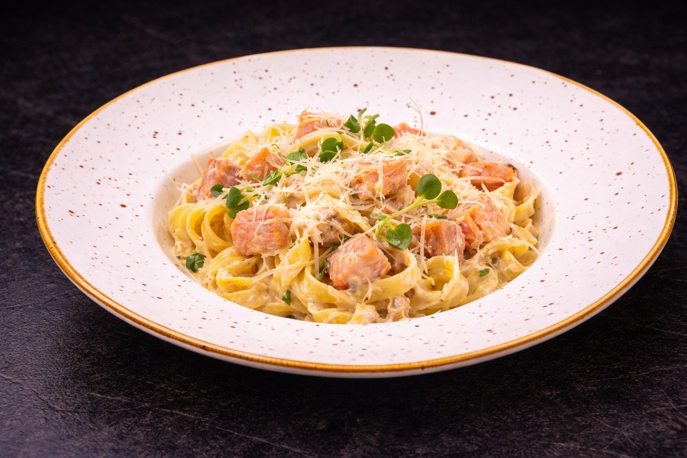 Паста с лососем и цукини